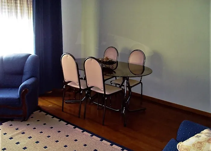 Edificio Saul Fanha Konukevi *