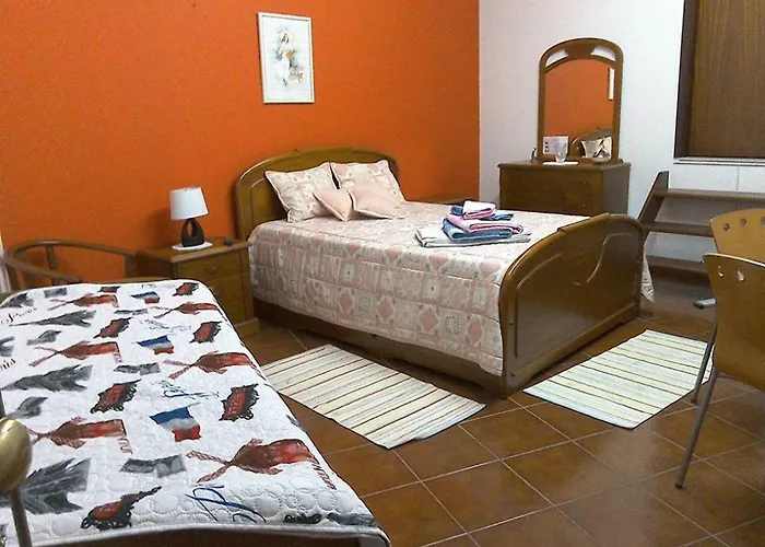 Edificio Saul Fanha Konukevi Nazaré